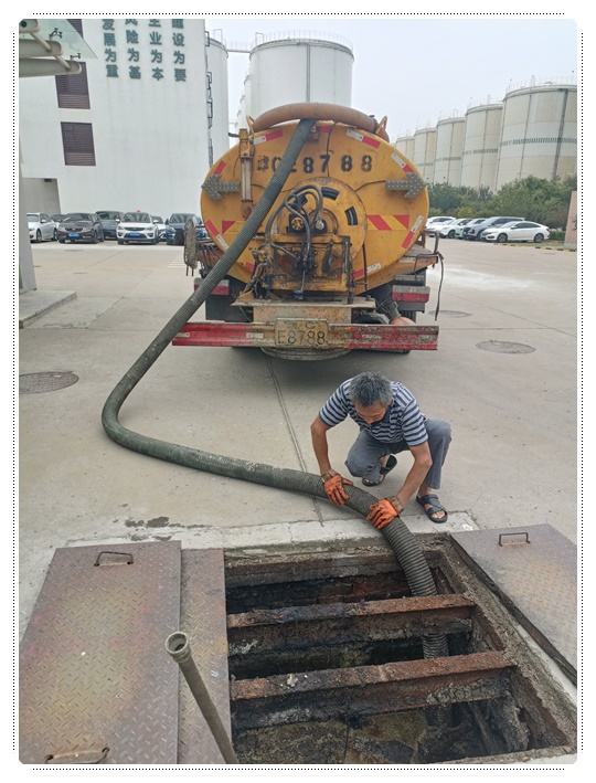 南岔隔油池清掏