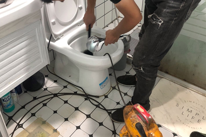 南岔马桶堵塞自己疏通还是找师傅?专业上门服务让你省时更省心